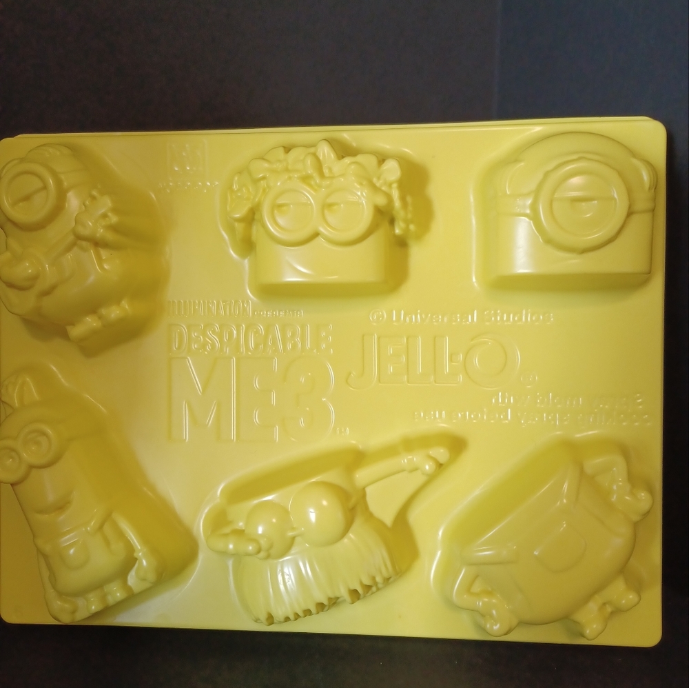 DESPICABLE ME3 JELL-O Molds Lot Of 3 Universal Studios